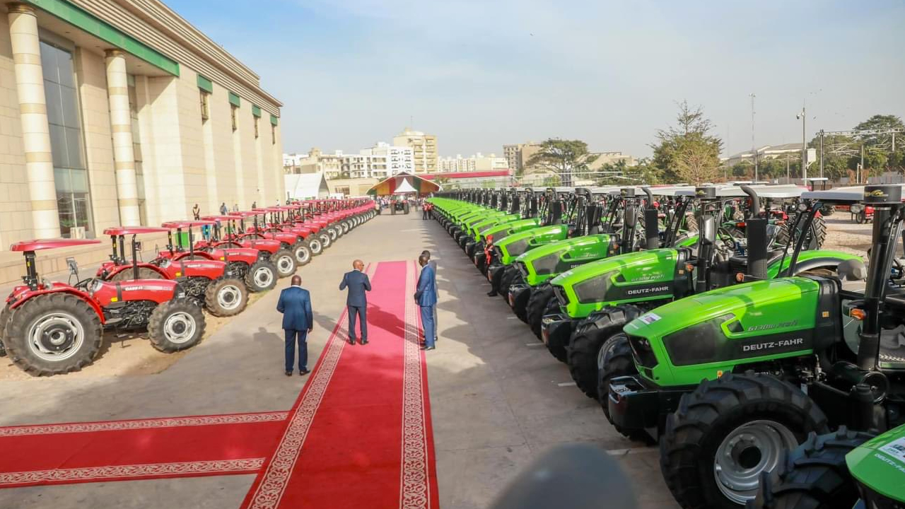 Macky sall-materiel agricole