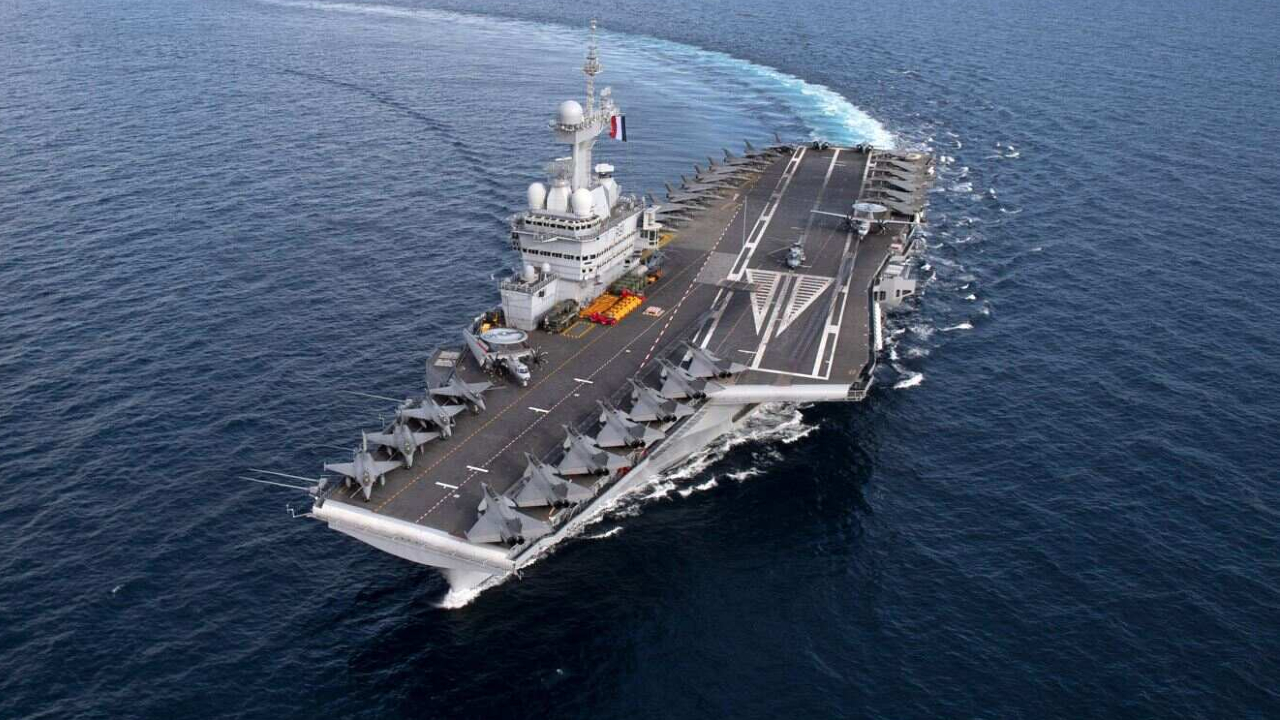 Porte-avion-foch