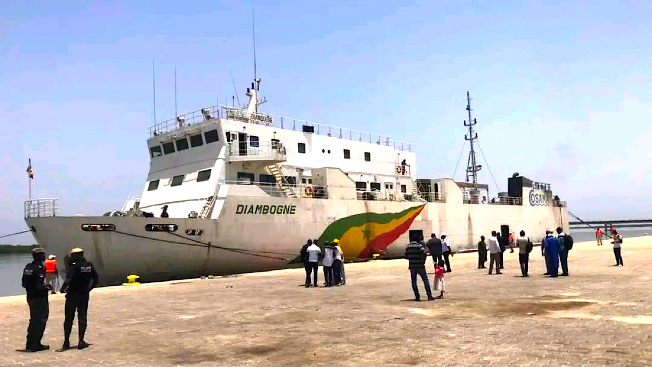 Bateau diambogne casamance
