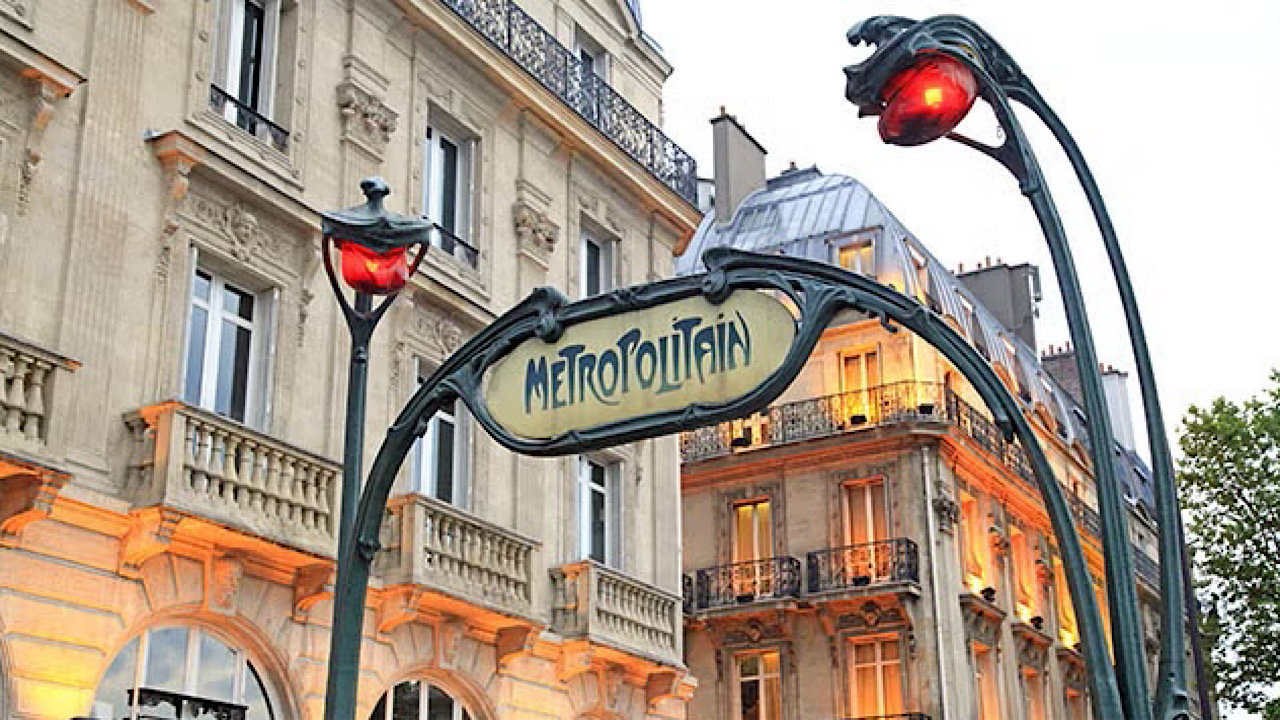 Paris metro france