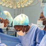 Chirurgies cardiaques en Afrique de l’Ouest et au Maghreb : une avancée spectaculaire, mais pour qui ?