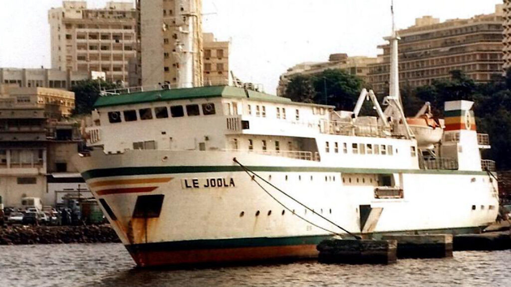 Bateau le joola