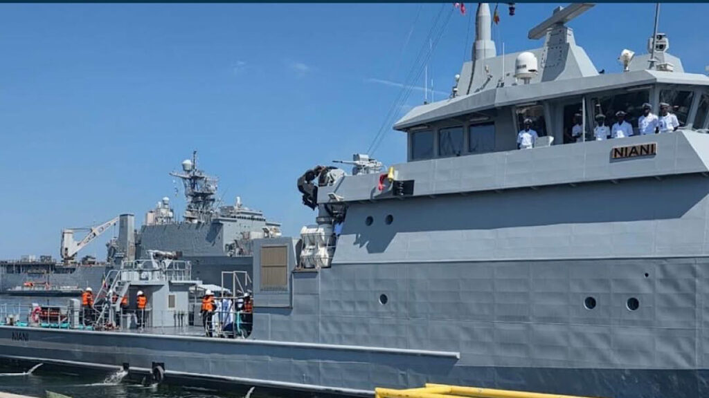 OPV NIANING BATEAU DE GUERRE SENEGAL