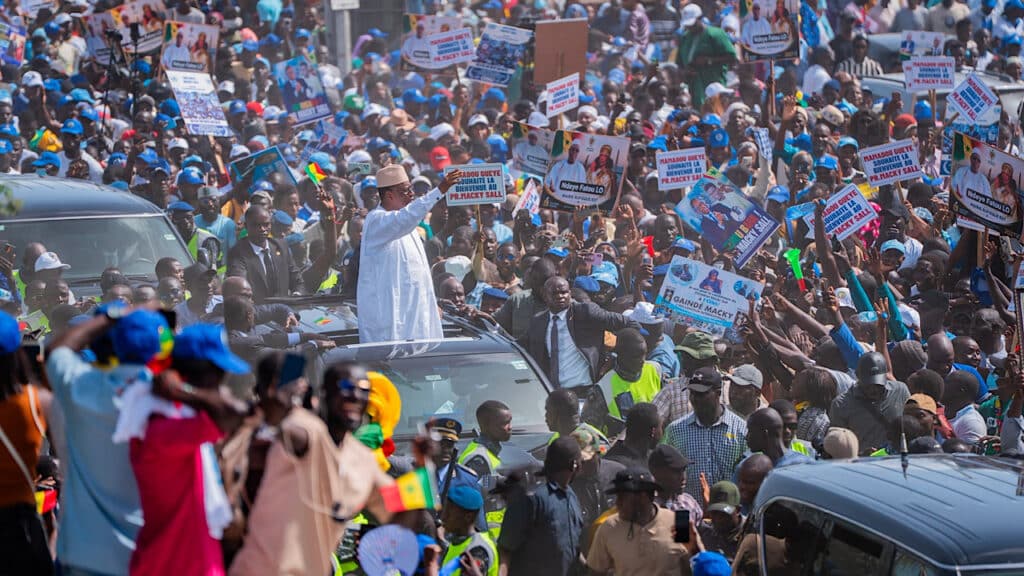 MACKY SALL - MILITANTS