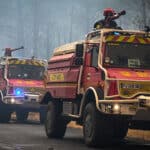 Incendie en Gironde : Les pompiers unissent leurs forces pour lutter contre les feux.